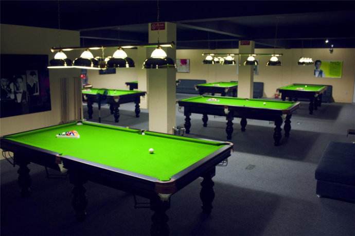 臺(tái)球廳裝修設(shè)計(jì)效果圖